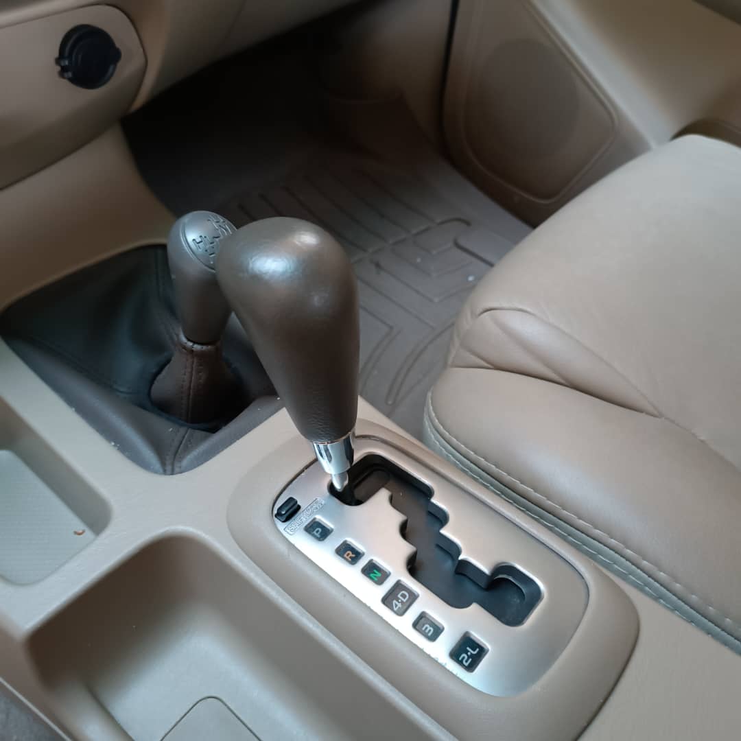 TOYOTA FORTUNER 4X4 2010