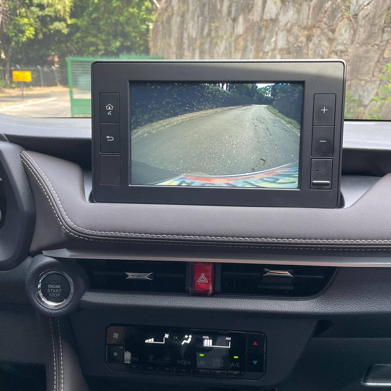 TOYOTA YARIS 2024