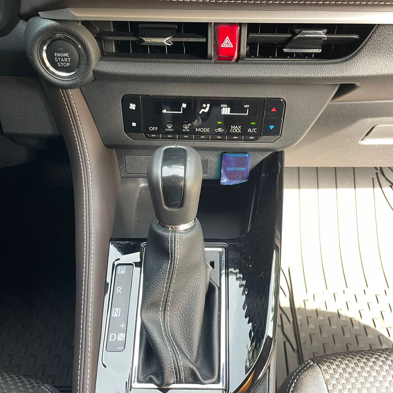 TOYOTA YARIS 2024