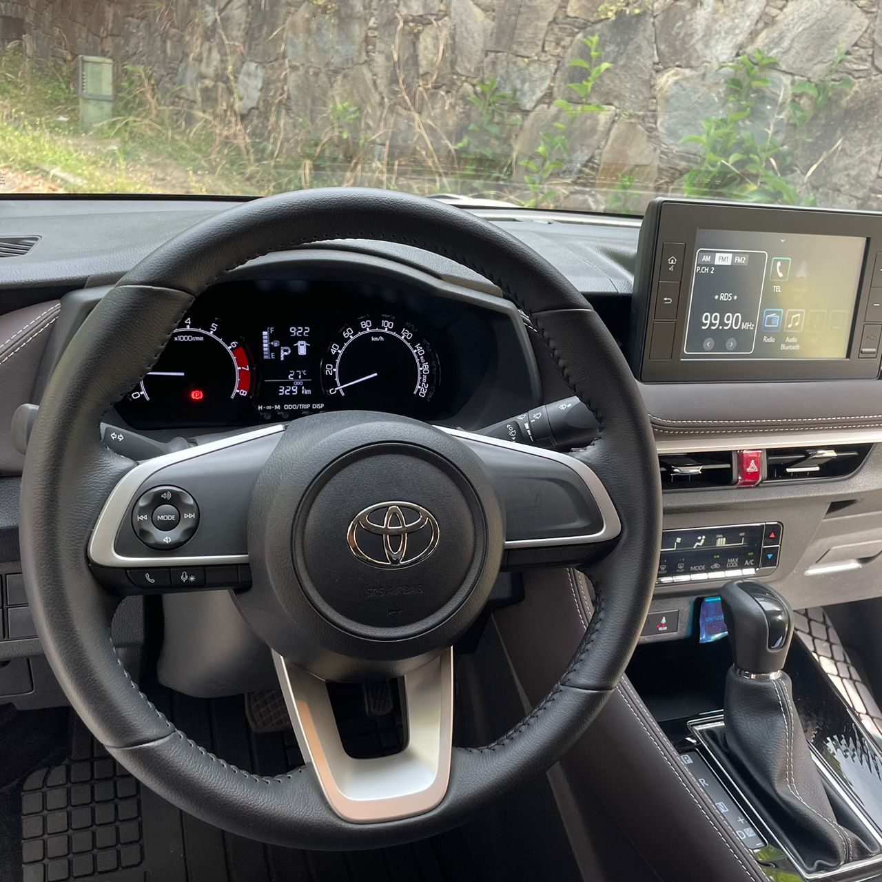 TOYOTA YARIS 2024