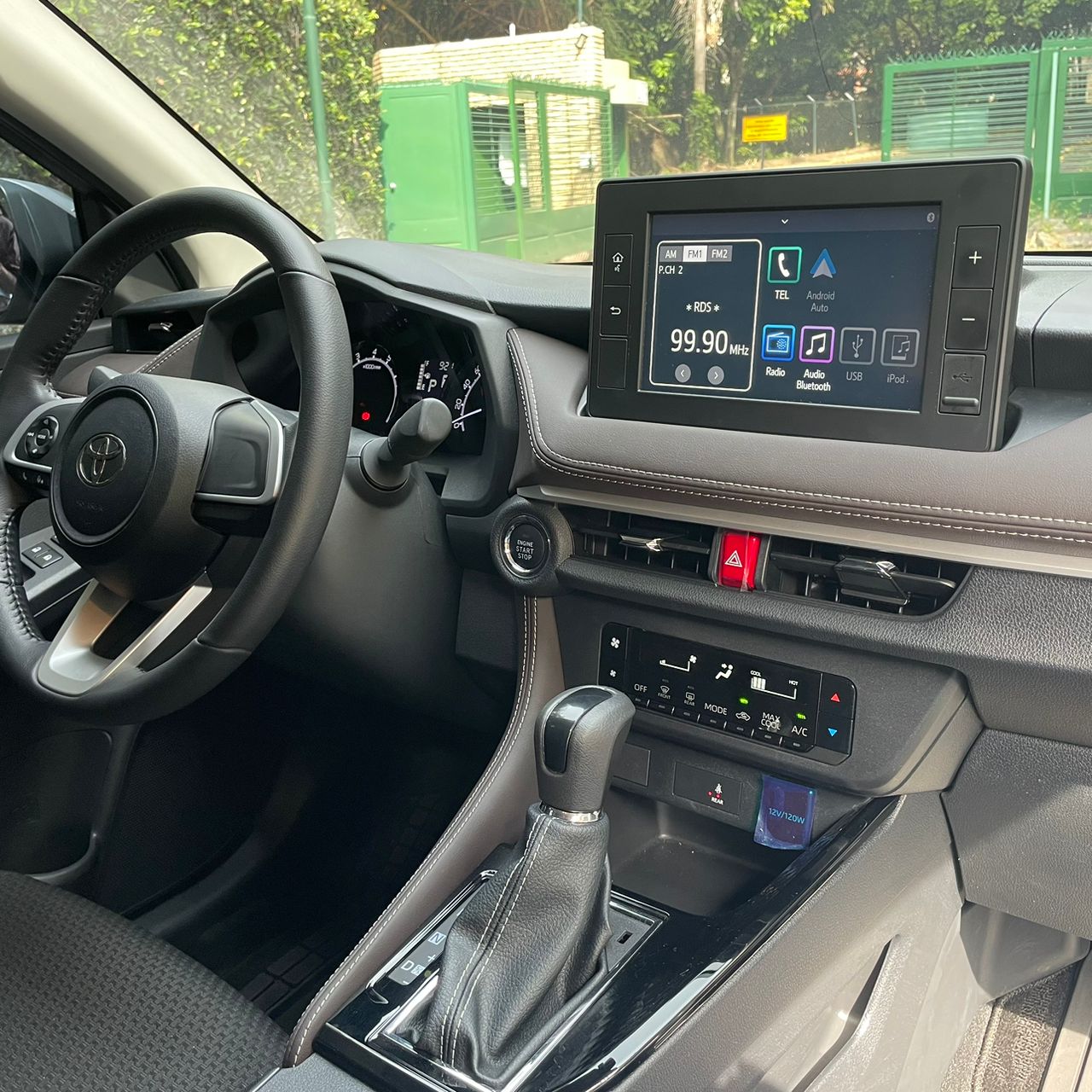 TOYOTA YARIS 2024