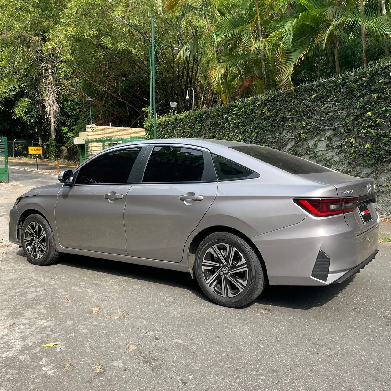 TOYOTA YARIS 2024