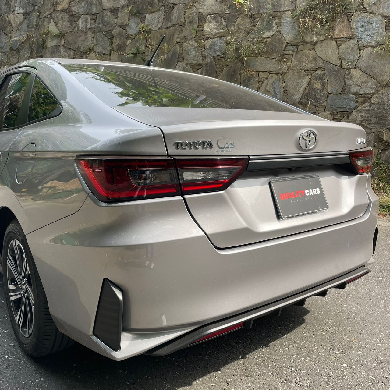 TOYOTA YARIS 2024
