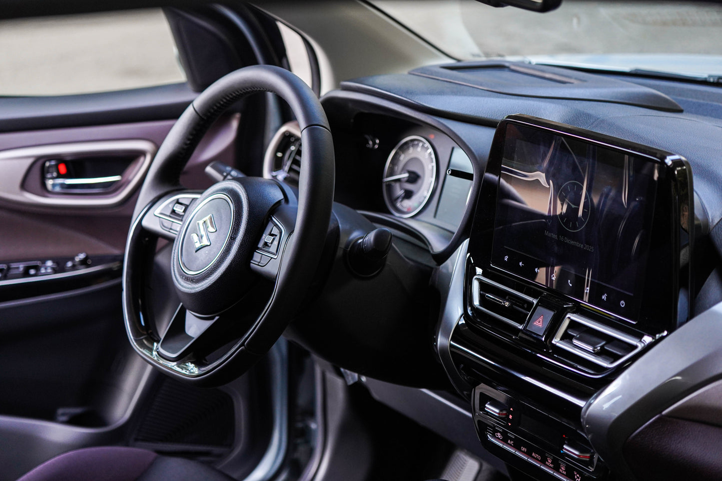 INTERIOR SUZUKI FRONX 2026