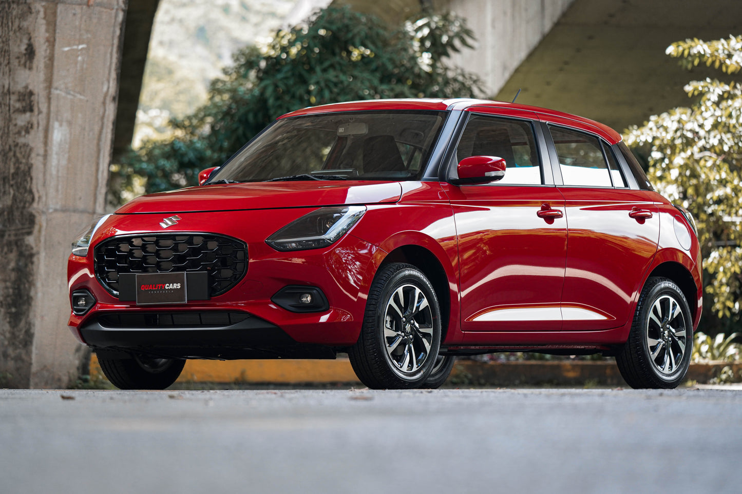 SUZUKI SWIFT 2025 ROJO RED