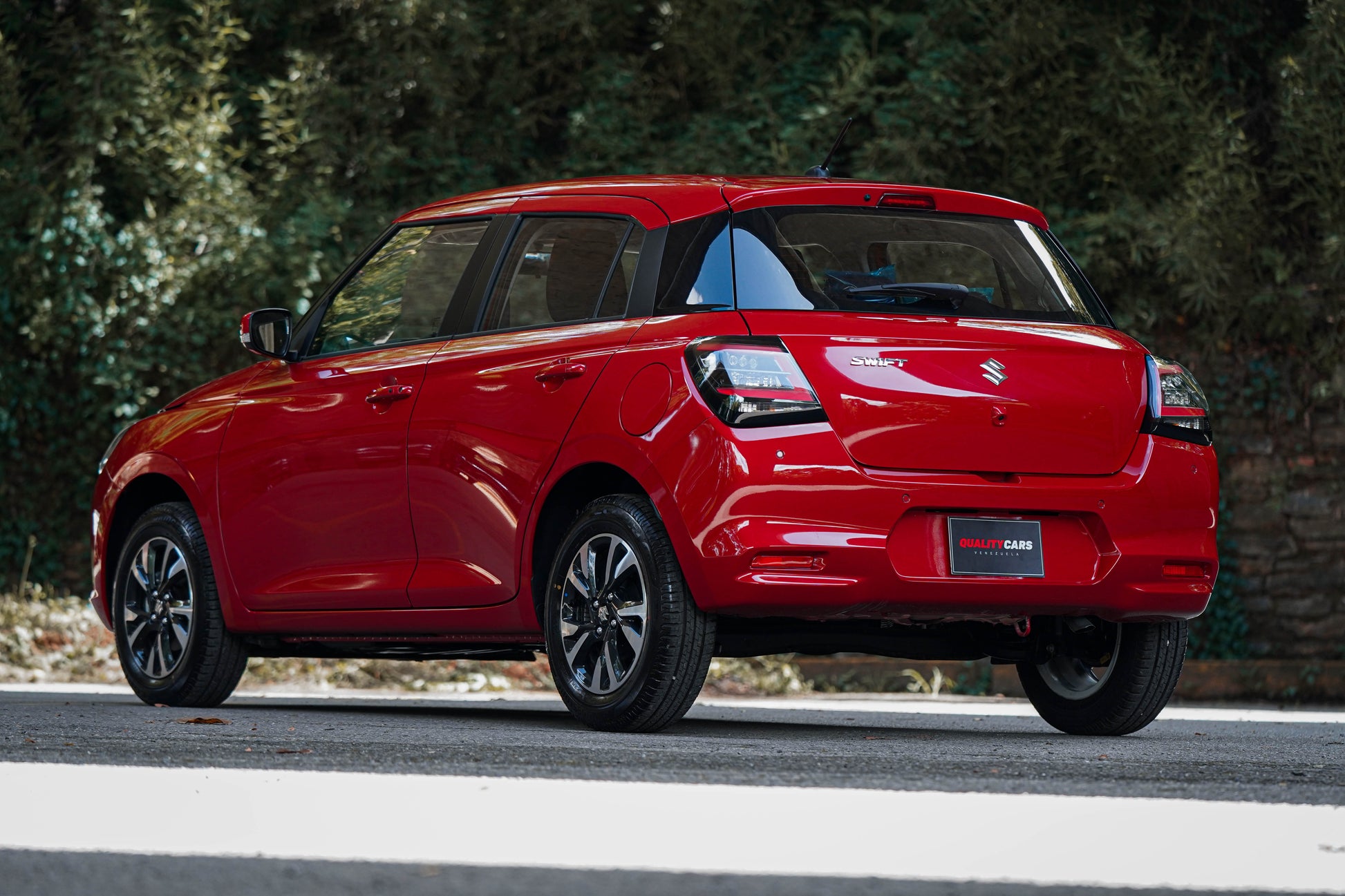 SUZUKI SWIFT 2026 ROJO RED