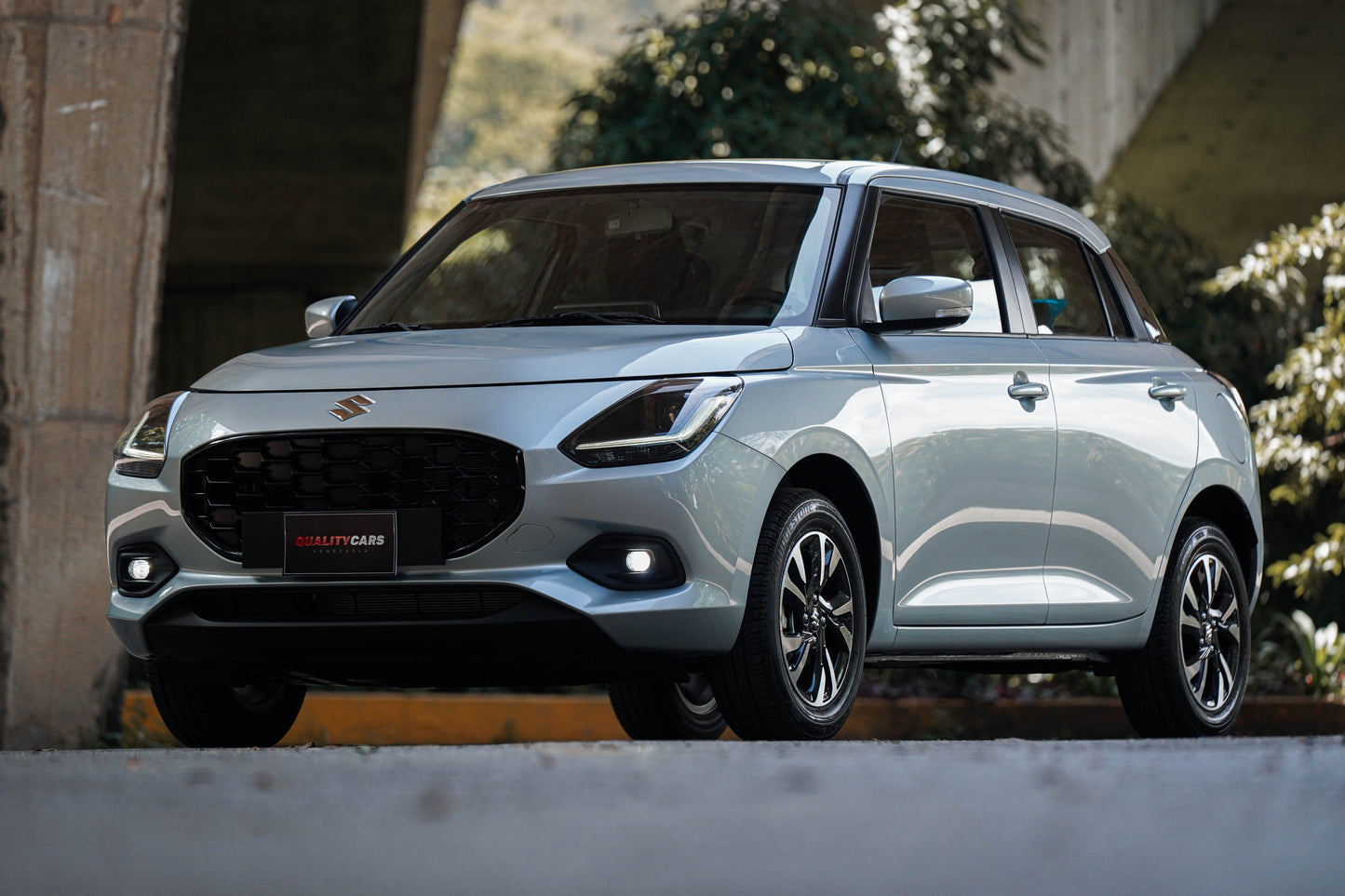 SUZUKI SWIFT 2025 2026 PLATEADO SILVER
 QUALITY CARS