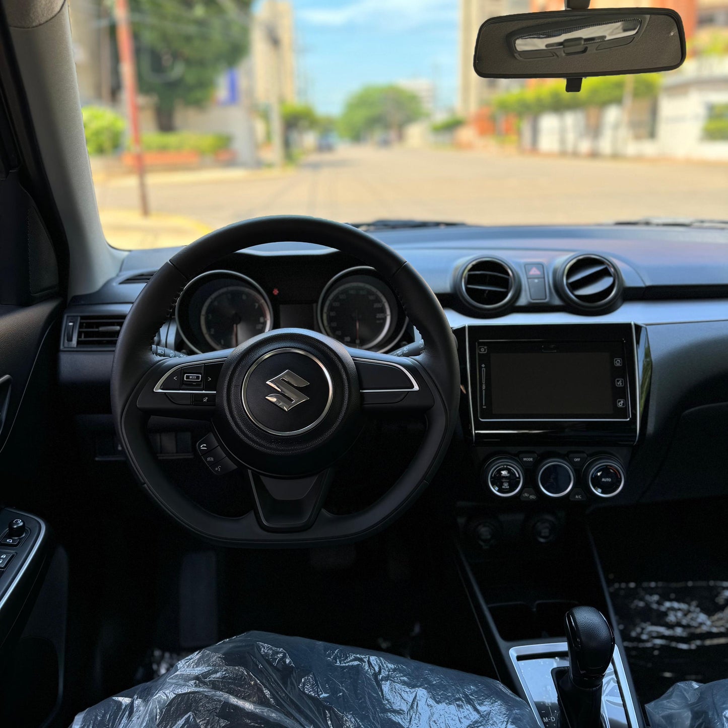 SUZUKI SWIFT 2024 GLX