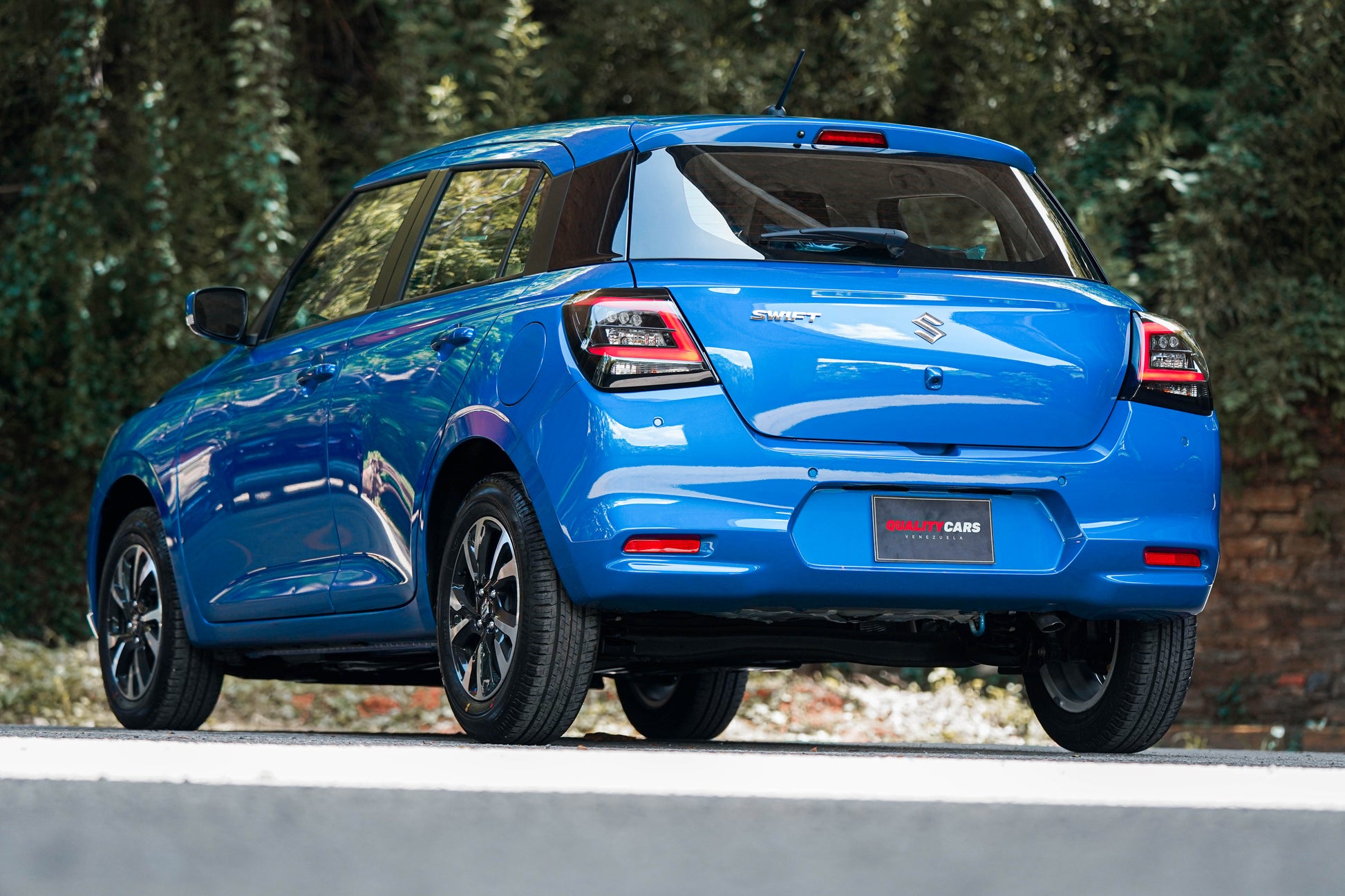SUZUKI SWIFT 2025 2026 BLUE AZUL QUALITY CARS