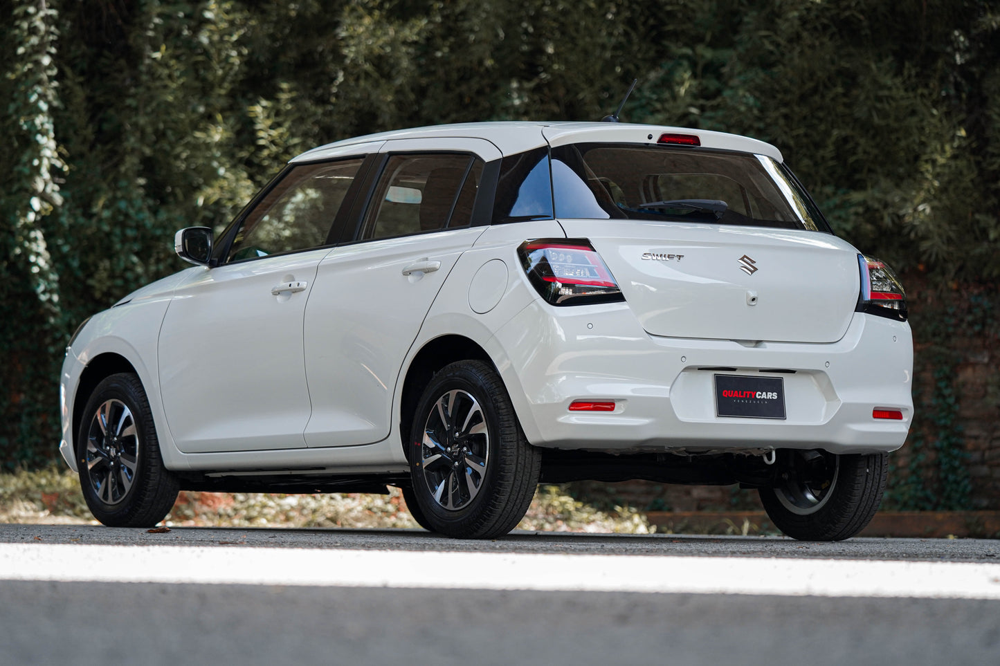 SUZUKI SWIFT 2025 2026 WHITE BLANCO QUALITY CARS