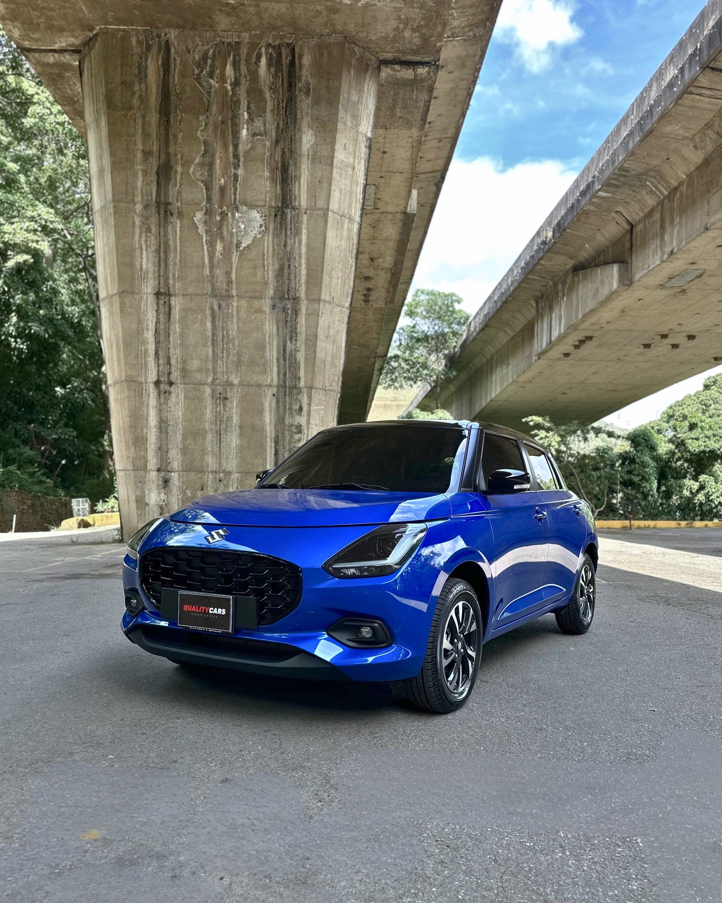 swift 2025 2026 azul techo negro suzuki venezuela