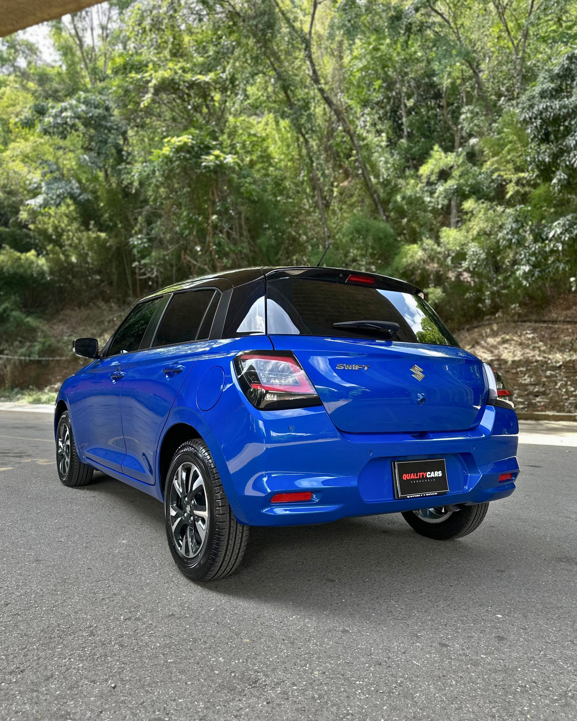 swift 2025 2026 azul techo negro suzuki venezuela