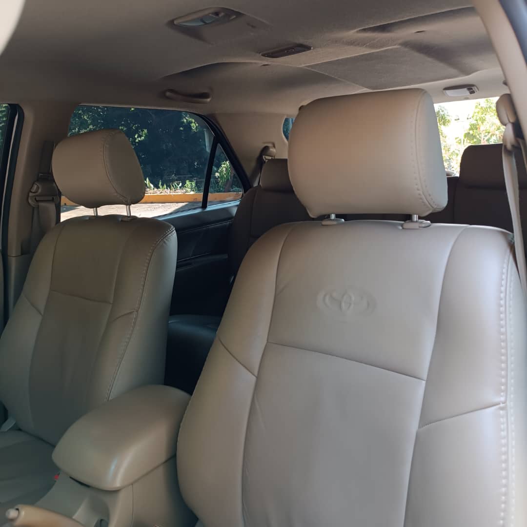 TOYOTA FORTUNER 4X4 2010