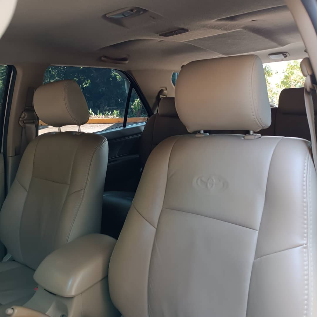 TOYOTA FORTUNER 4X4 2010