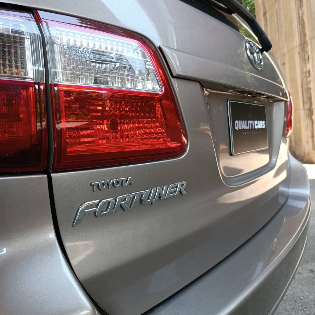 TOYOTA FORTUNER 4X4 2010
