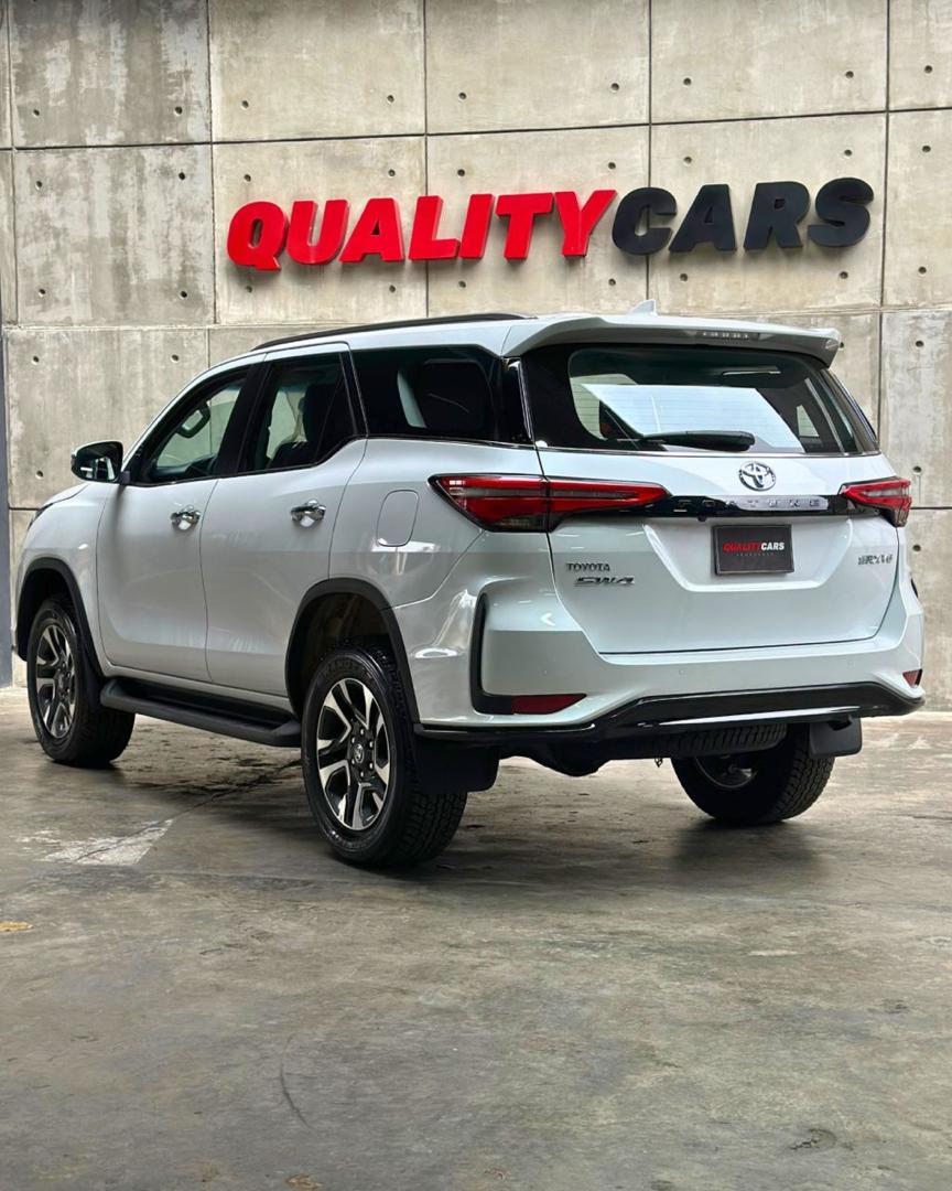 TOYOTA FORTUNER SW4 2025