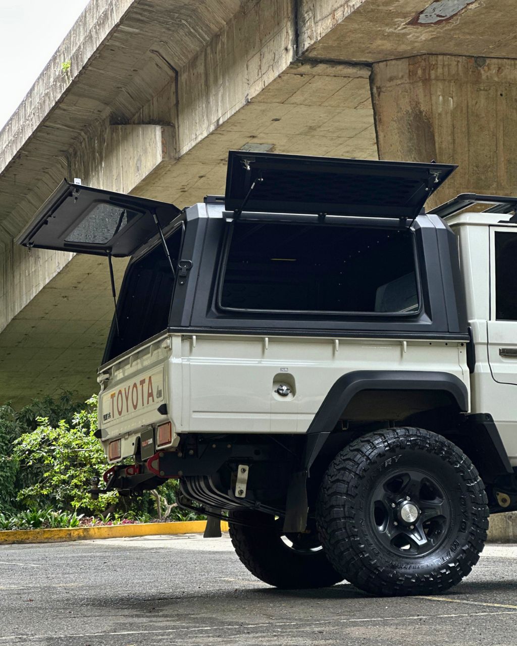 TOYOTA LAND CRUISER SERIE 79 - 2025