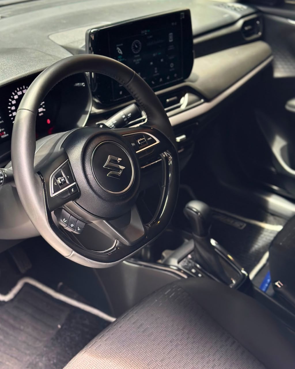 SUZUKI SWIFT GLX 2025