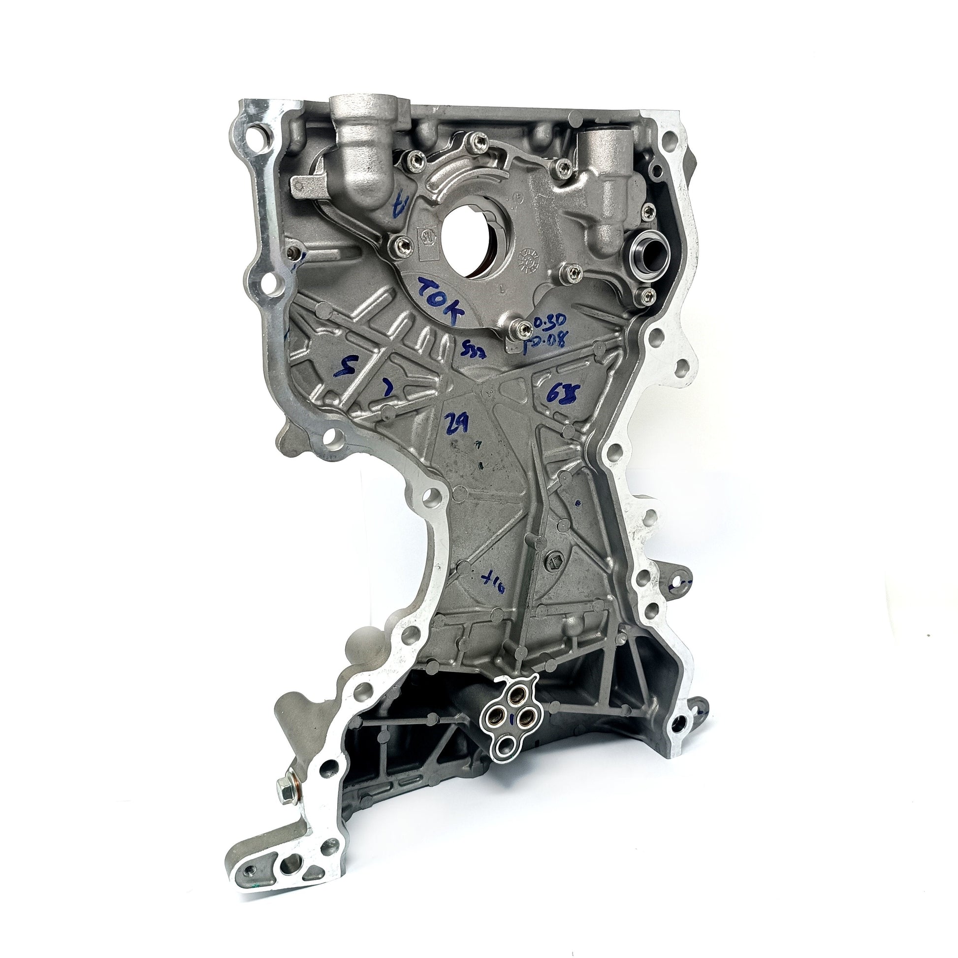 VISTA POSTERIOR DE BOMBA ACEITE PARA SUZUKI EECO & SUPER CARRY 2017 2023