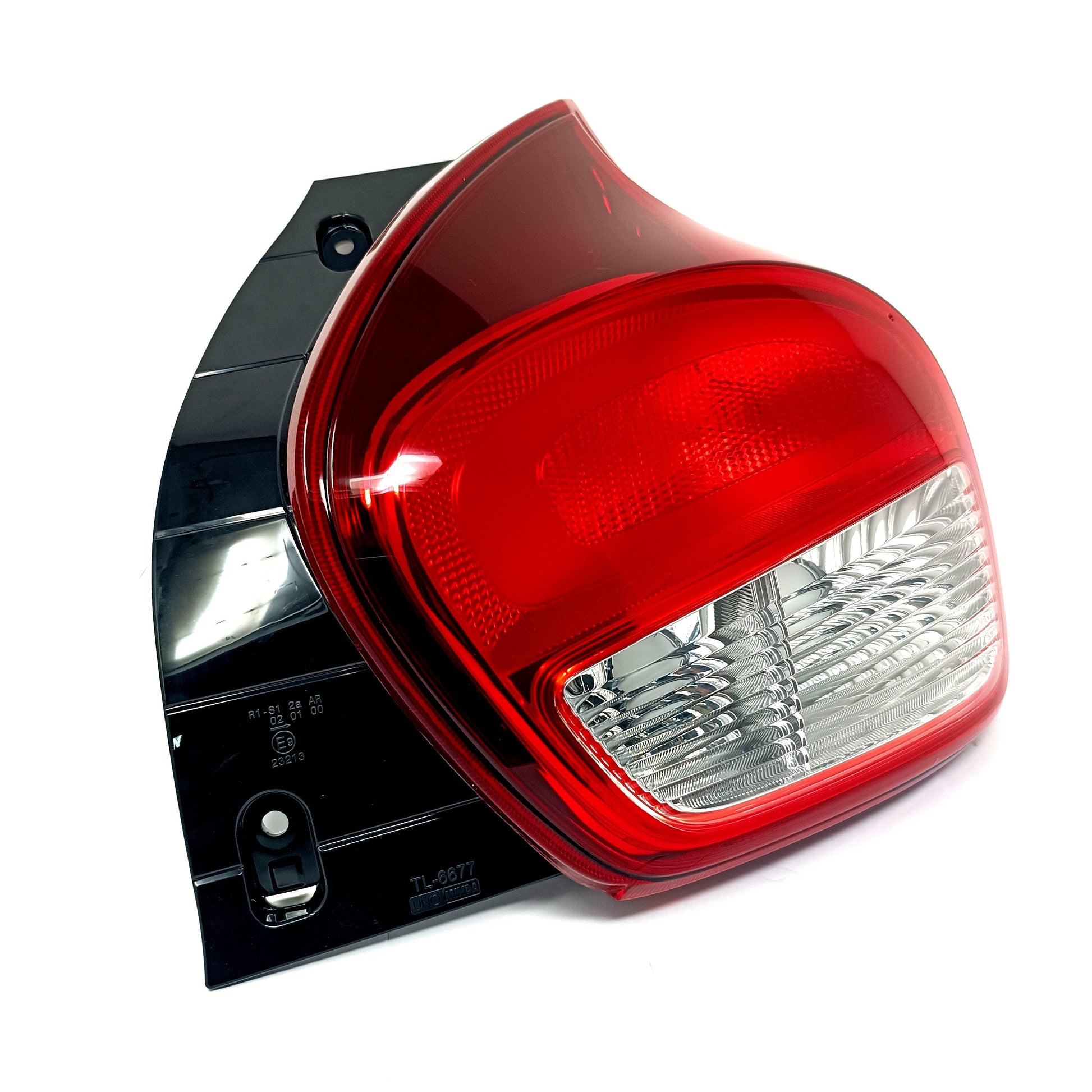 LATERAL DE FARO TRASERO DERECHO SUZUKI CELERIO 2021 2025