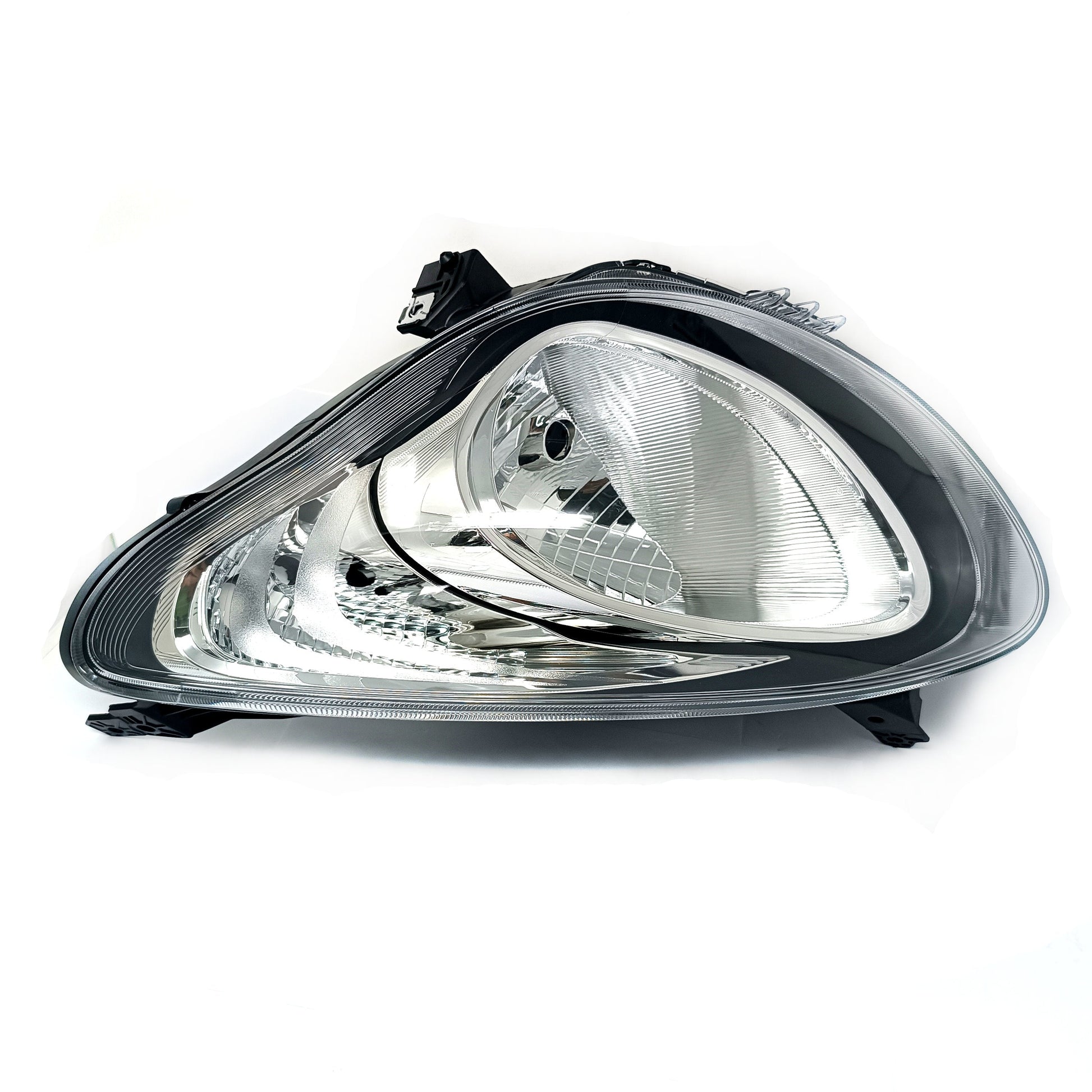 VISTA LATERAL FARO DELANTERO IZQUIERDO SUZUKI CELERIO 2022 2025 ORIGINAL