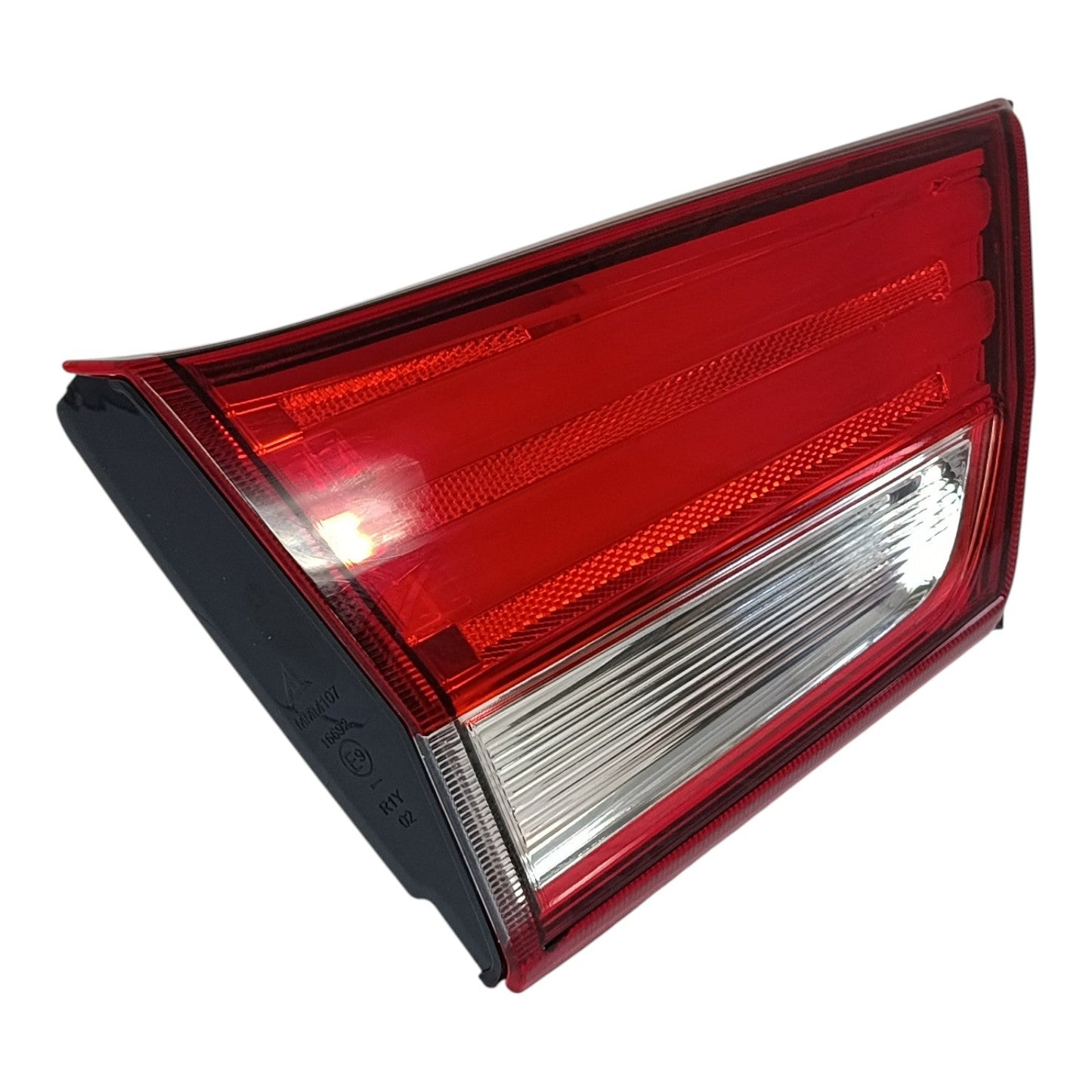 VISTA LATERAL DE FARO TRASERO IZQUIERDO DE SUZUKI CIAZ ORIGINAL 2018 2023 OEM
