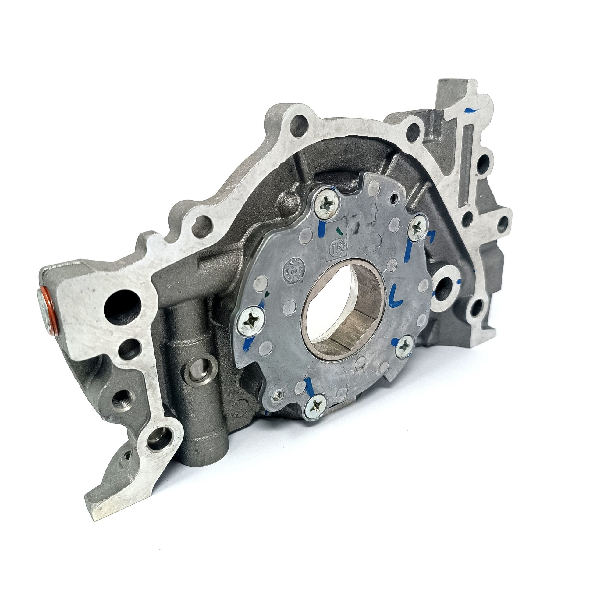 VISTA POSTERIOR DE BOMBA DE ACEITE SUZUKI SUPER CARRY 2016 2023 OEM