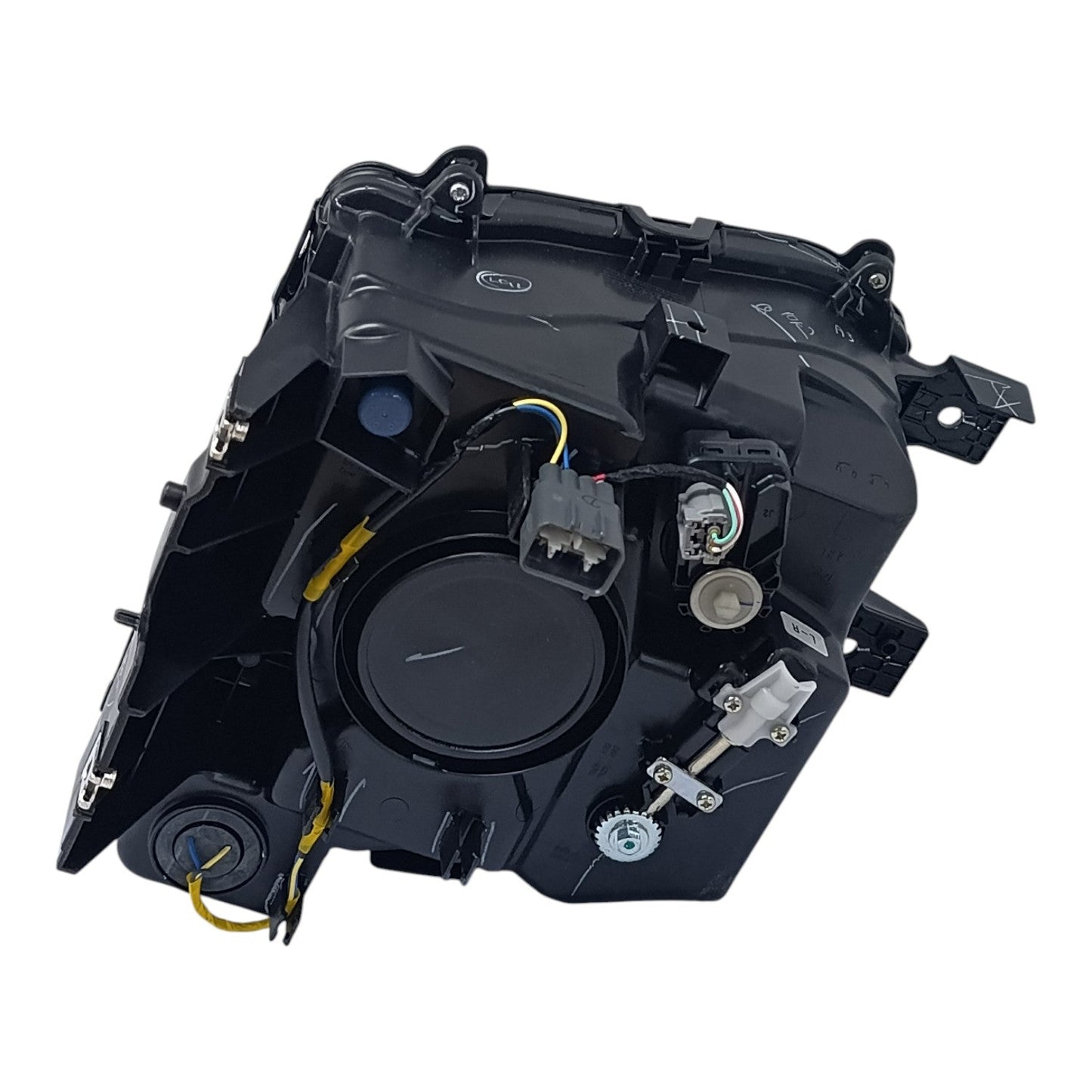 VISTA POSTERIOR CON CONECTOR FARO DELANTERO IZQUIERDO SUZUKI GRAND VITARA 2022-2025 OEM