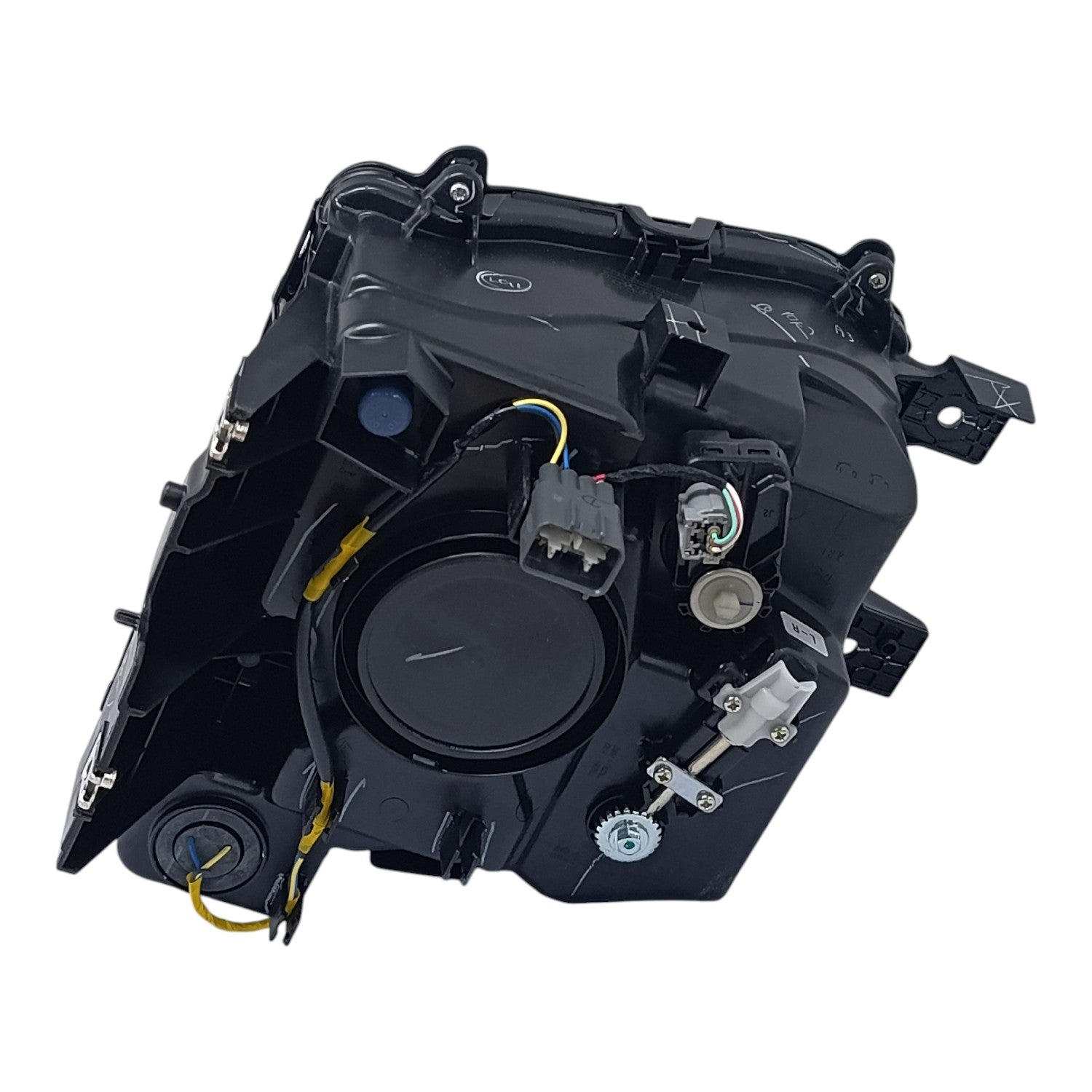 VISTA POSTERIOR CON CONECTOR FARO DELANTERO IZQUIERDO SUZUKI GRAND VITARA 2022-2025 OEM