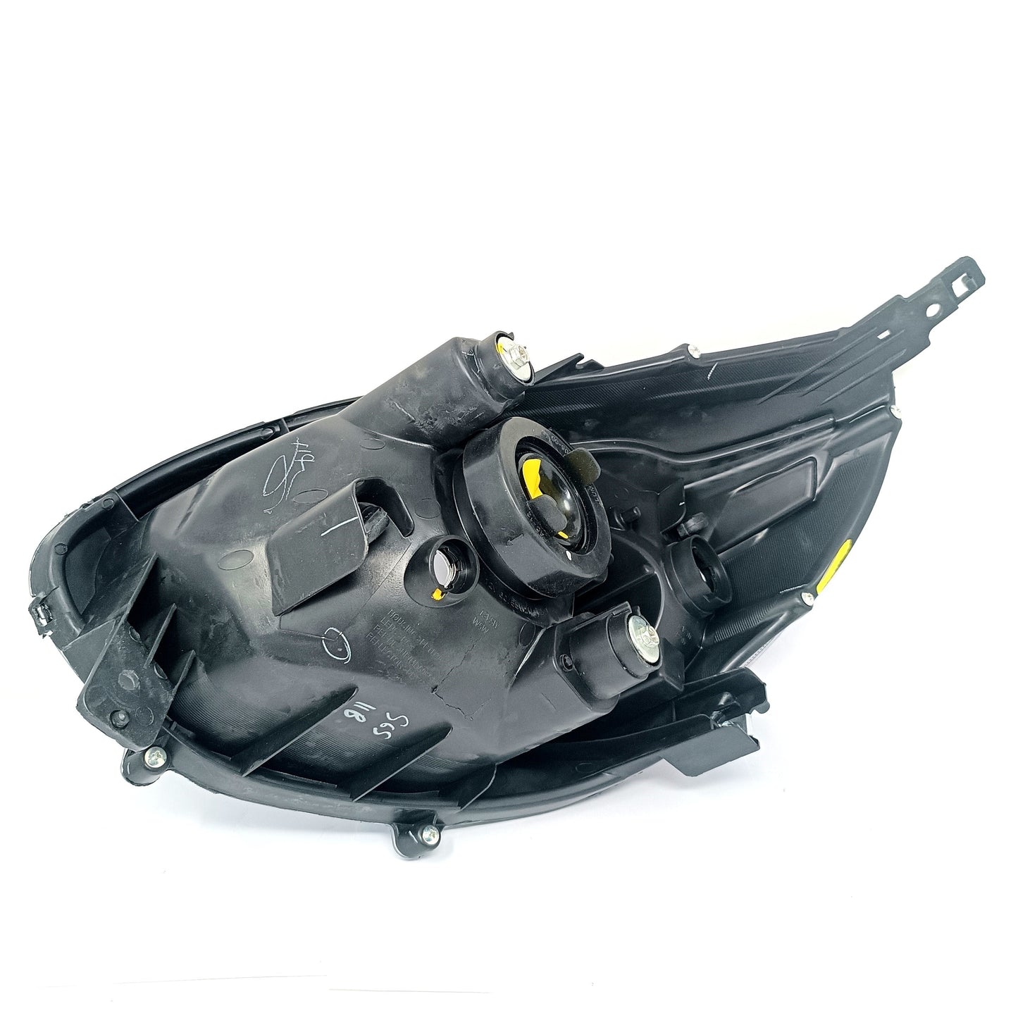 VISTA POSTERIOR DE FARO DELANTERO DERECHO SUZUKI ALTO 2016 2024 OEM