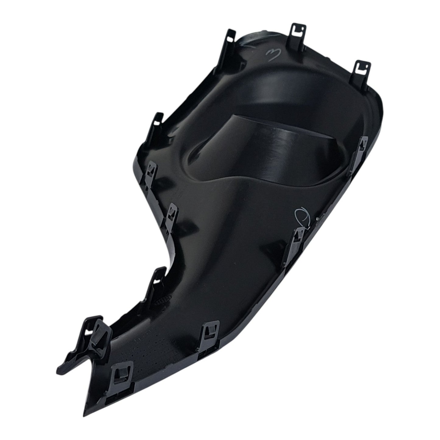 VISTA POSTERIOR DE MARCO TAPA DE FARO ANTINIEBLA DERECHO SUZUKI SWIFT 2018 2025 OEM